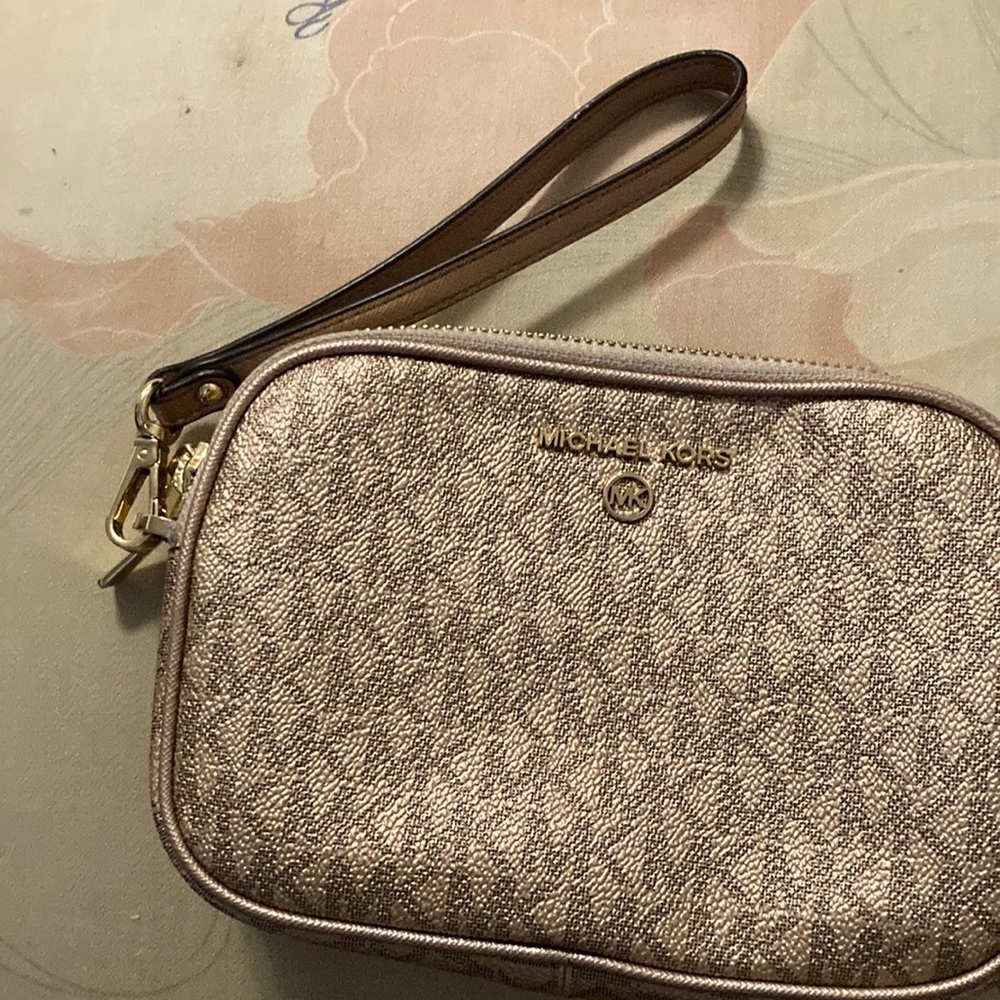 Micheal kors wristlet